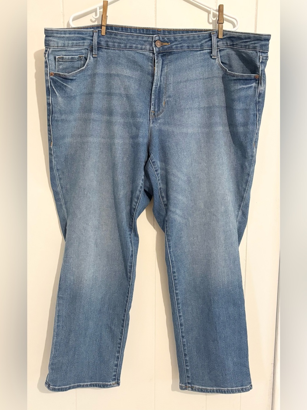 Old Navy Medium Wash Straight Leg Jeans Size 22 Short